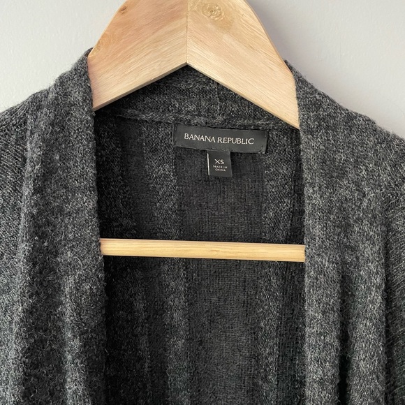 Banana Republic wool back cropped cardigan - Picture 2 of 4